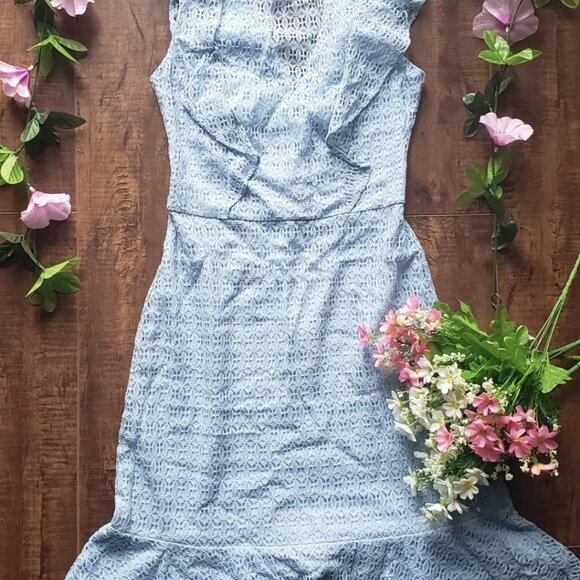 Beautiful baby blue lace dress by Guess. - Picture 2 of 11